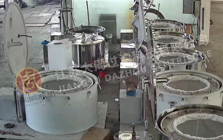 介紹一下廠家?guī)追N質(zhì)量標(biāo)準(zhǔn)的平板吊袋離心機(jī)