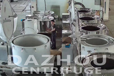 如何安全操作平板吊袋離心機，避免意外發生？